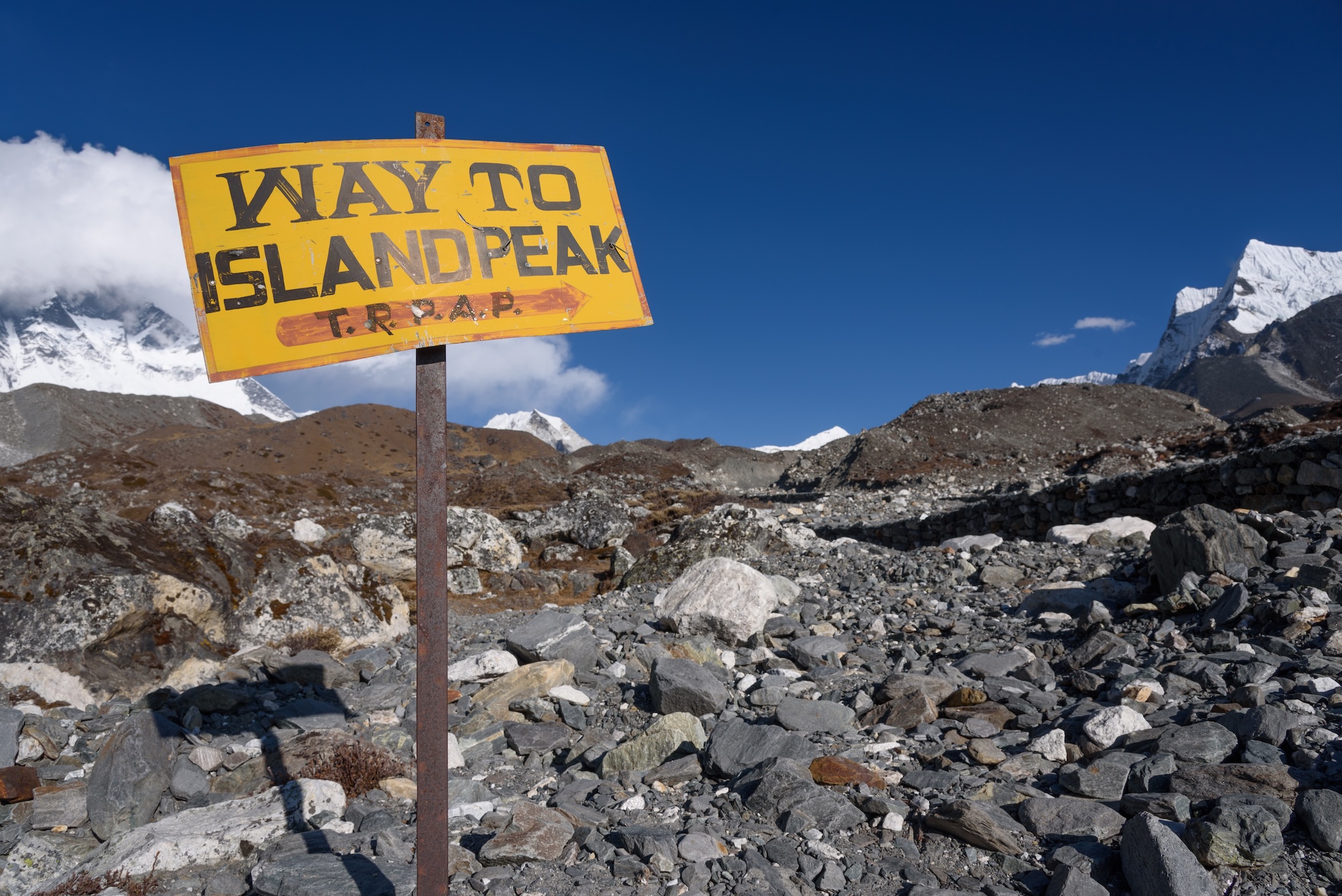 Photo01Nepal-17D16N-IslandPeak